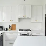 Bright 2Br On Saint Charles Ave By Sonder