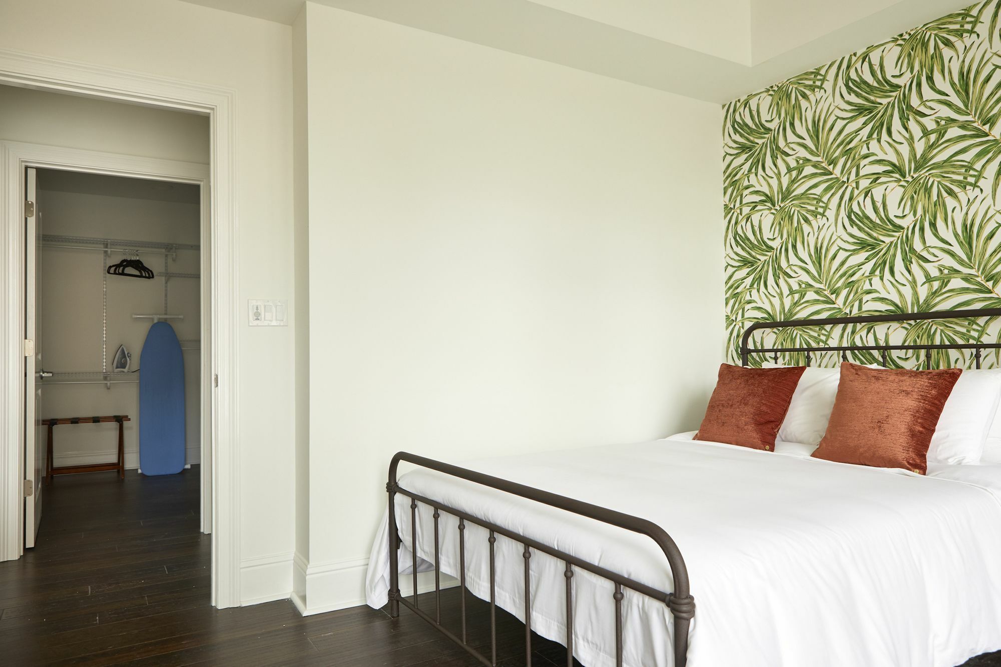 Bright 2br On Saint Charles Ave By Sonder * New Orleans