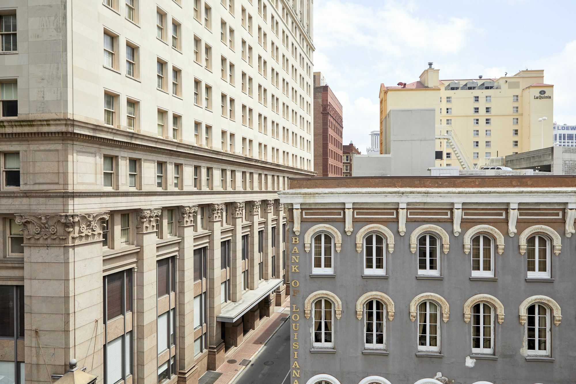 Bright 2br On Saint Charles Ave By Sonder *